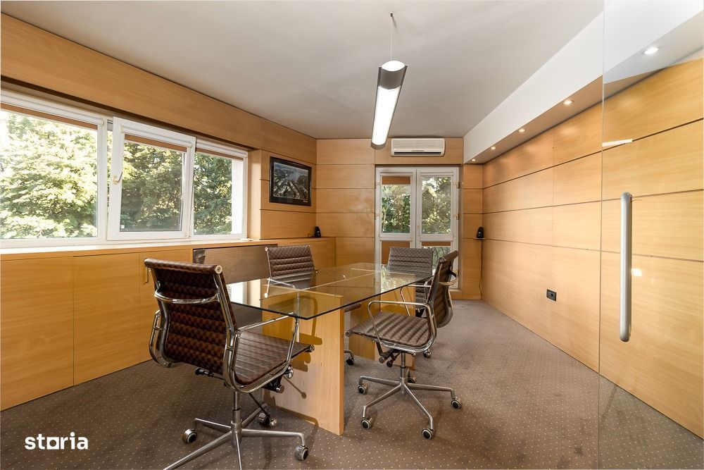 UNIRII FANTANI - 5 camere de vanzare - investitie rara si eleganta