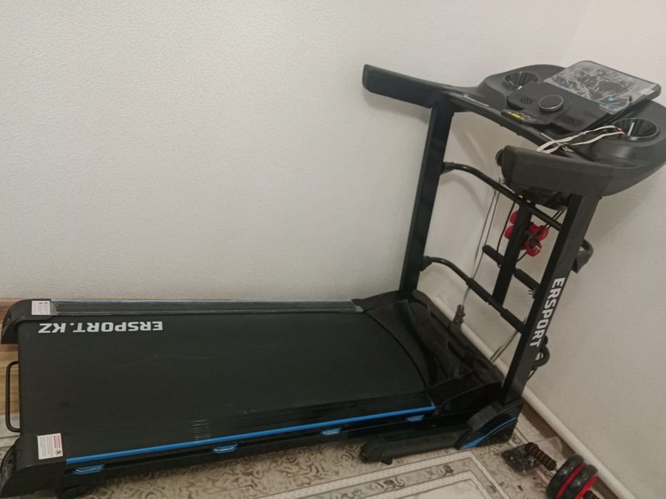 Беговая дорожка , почти новая !