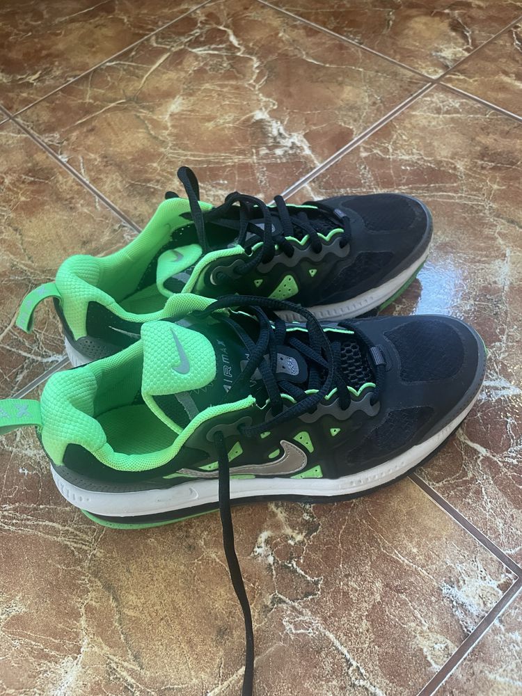Маратонки Nike унисекс