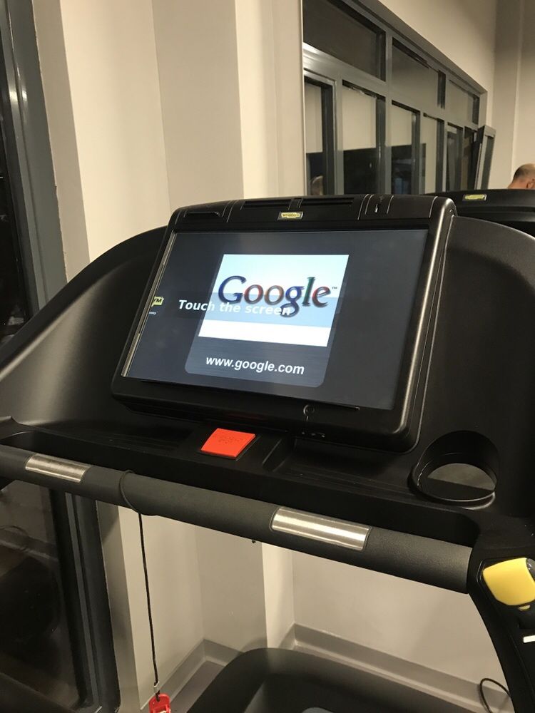 Banda alergare profesionala technogym