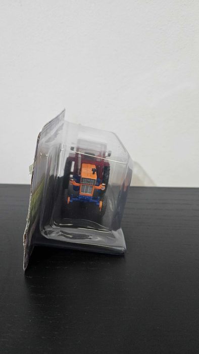 Tractor UTB-650 macheta / UTB 650 1:43 model