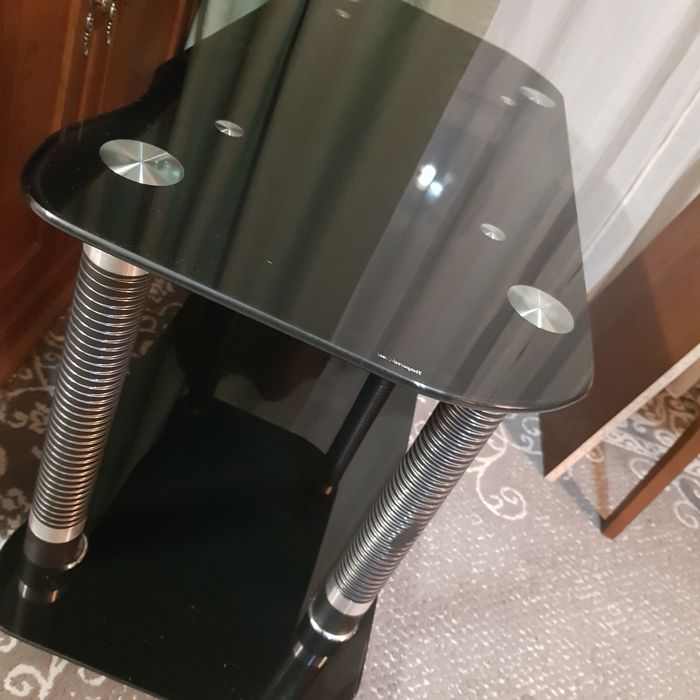 Стол журнальный.