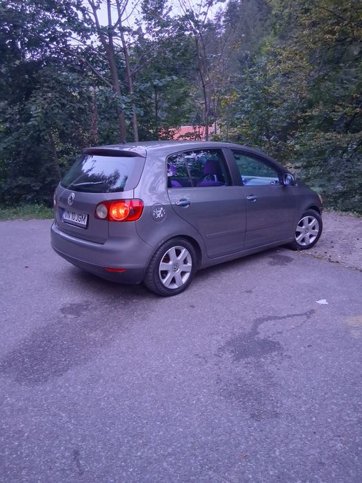 Vând golf 5plus 2.0 140cp 2006