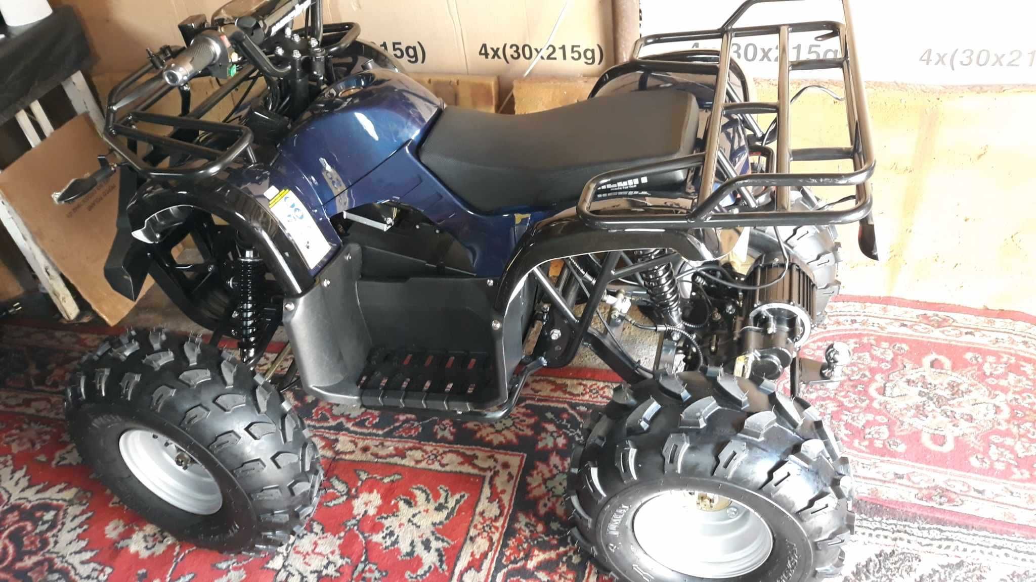 ATV electric Hecht 56150. 1200 W, autonomie 60 k,m capacitate 120 kg