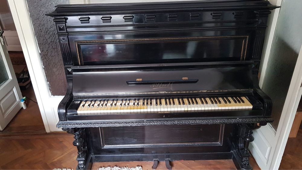 Pianina de colectie A.Strobl