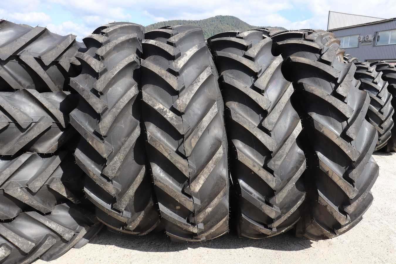 Anvelope noi 16.9-34 TATKO 10PLY cauciucuri tractor FIAT spate