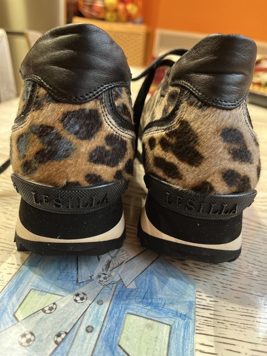 Оригинални маратонки LeSilla 38 номер естествен косъм