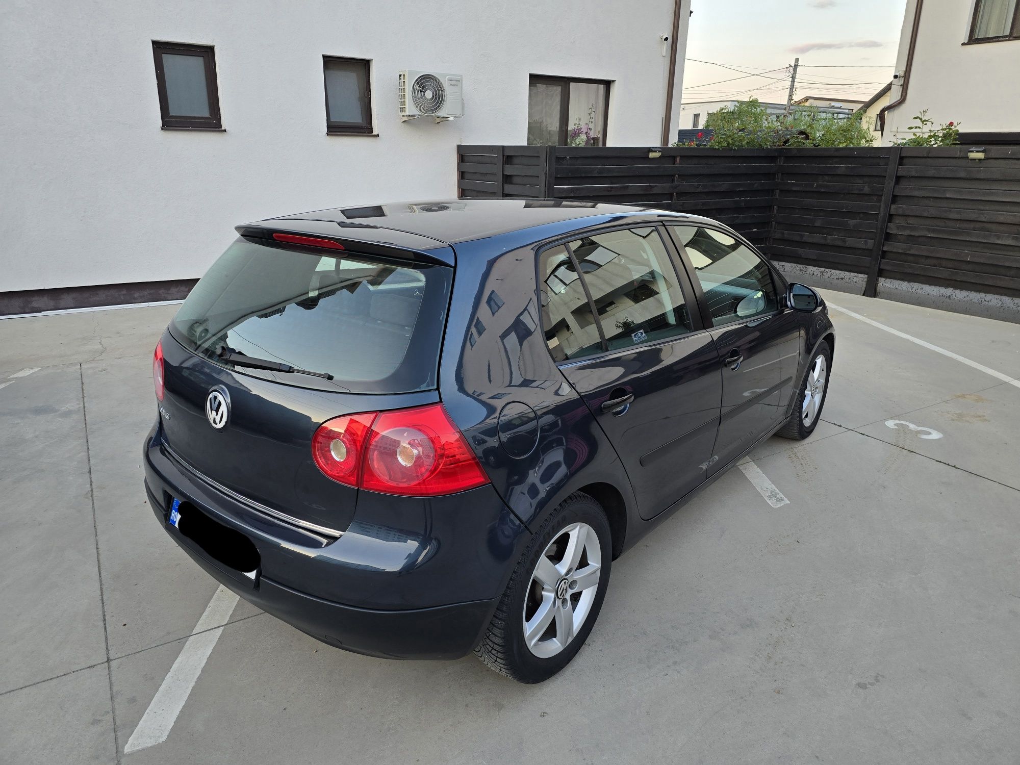 Volkswagen Golf 5 1.4 MPI