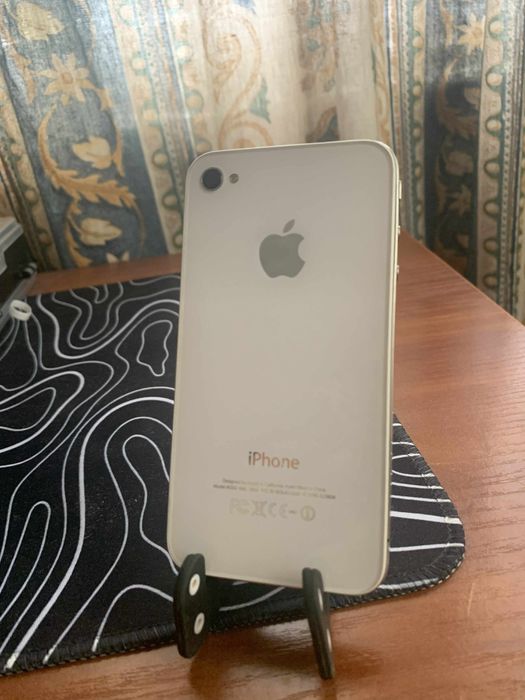 Iphone 4 бял запазен