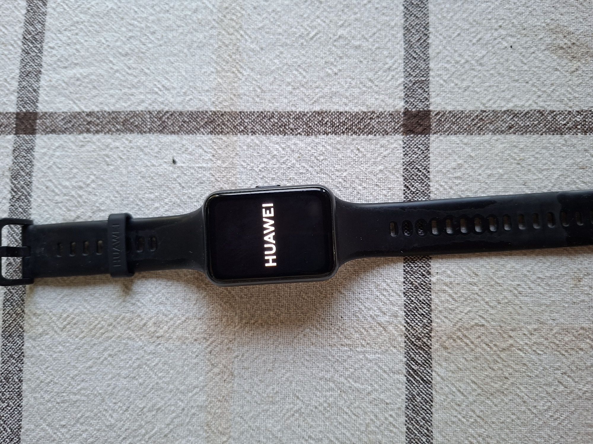 Смарт часовник Huawei watch Fit 2
