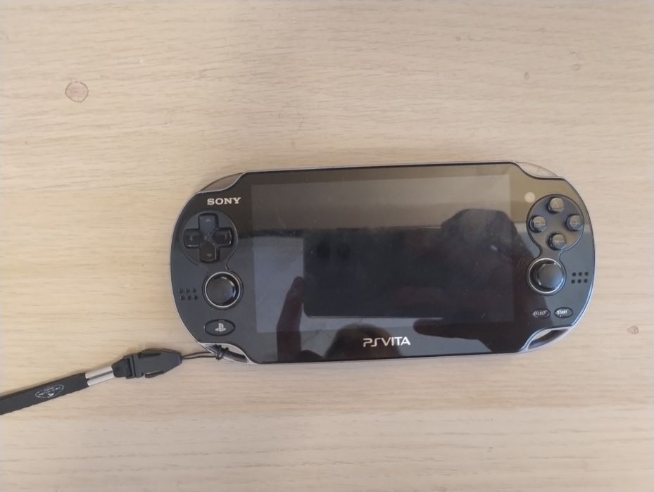 Playstation vita с леки дефекти