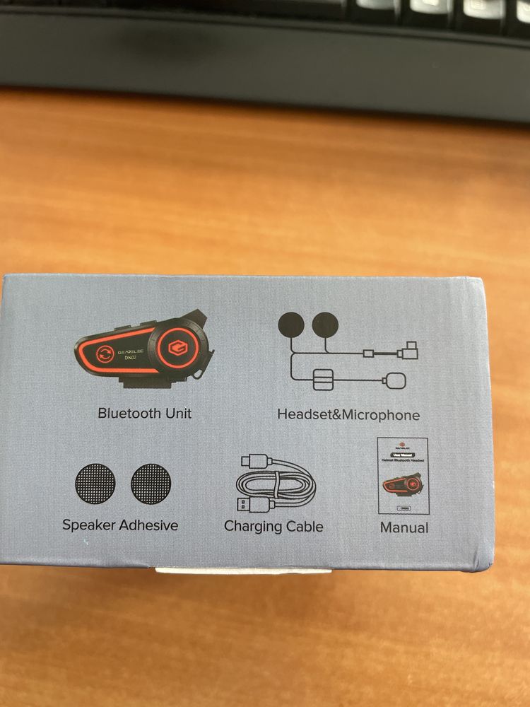 Bluetooth hands free pentru casca motocicleta