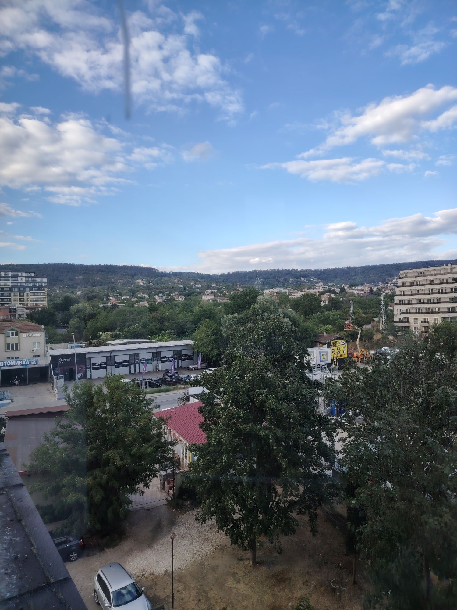 Изцяло обзаведен двустаен апартамент под наем