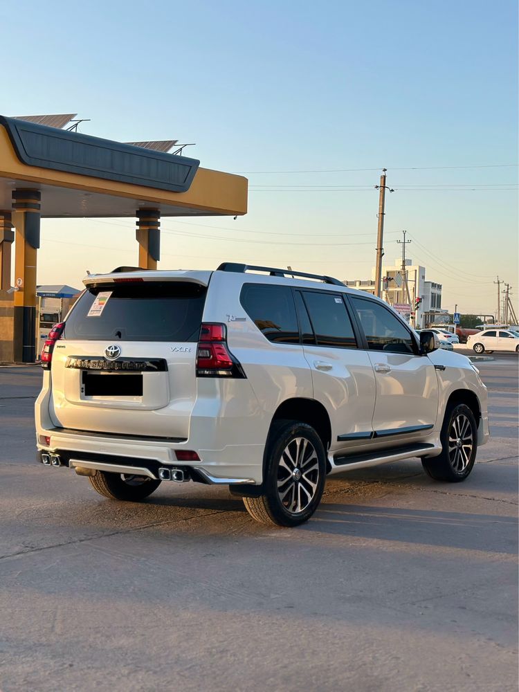 Tayota Land Cruiser Prado 150