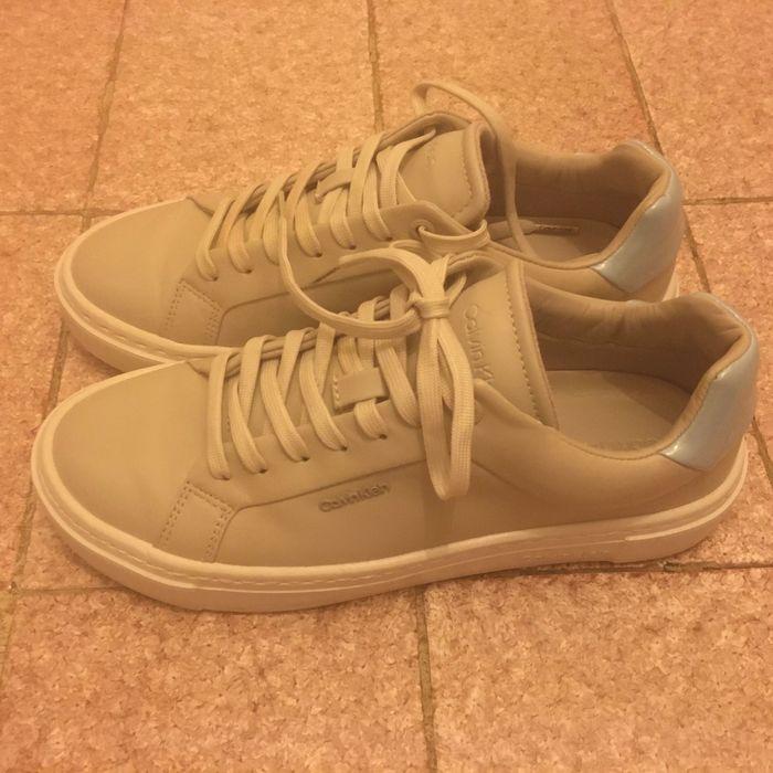 adidași (Calvin Klein),din piele,bej,nr.38