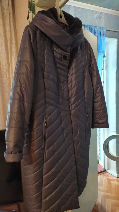 Пальто зимнее,  осеннее ниже колен