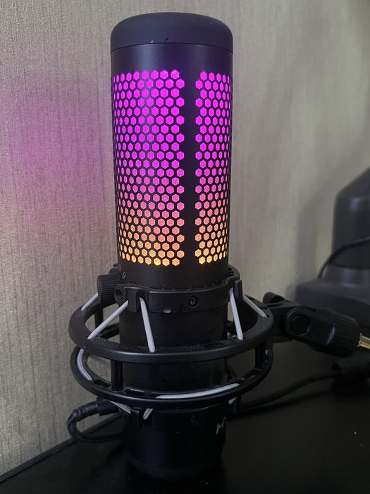 Микрофон HyperX Quadcast S