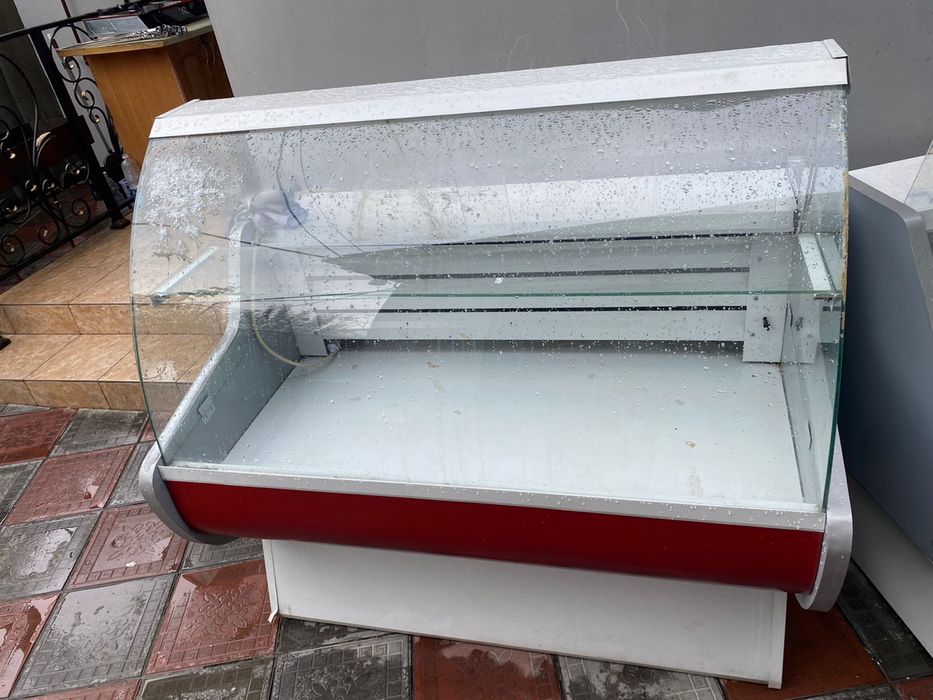 Холодилник для магазина