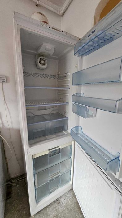Mobila de bucatarie+ electrocasnice (detalii in descrierea anuntului)