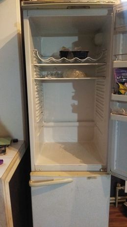 Холодильник.        .