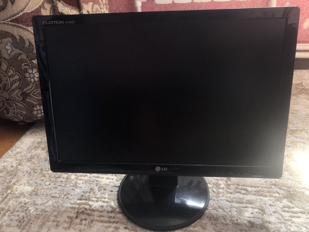 Монитор LG FLATRON1942S
