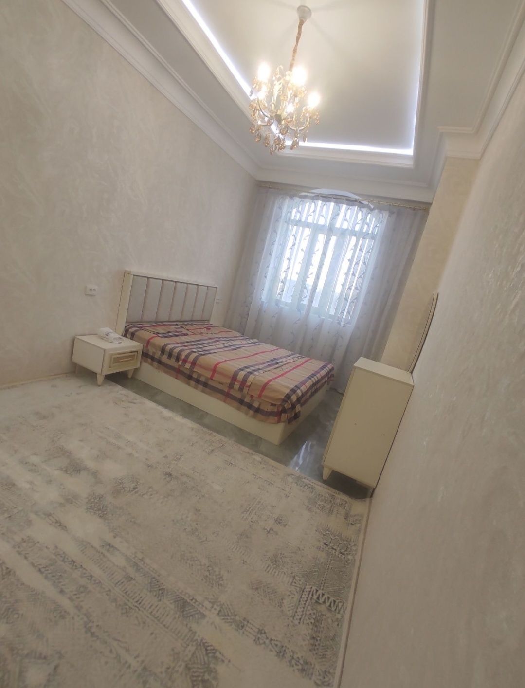 Chilozorda varyat kup bu Farxadiskiy choraxada 2 xona 68 m2 narx 600$