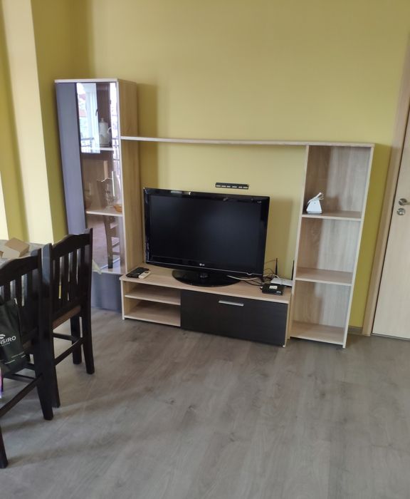 Апартамент тристаен под наем