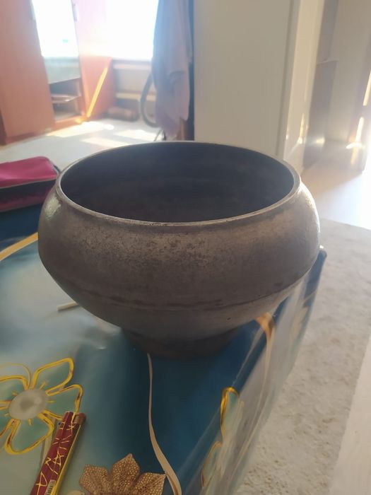 Продам посуду  казан чугун старинный