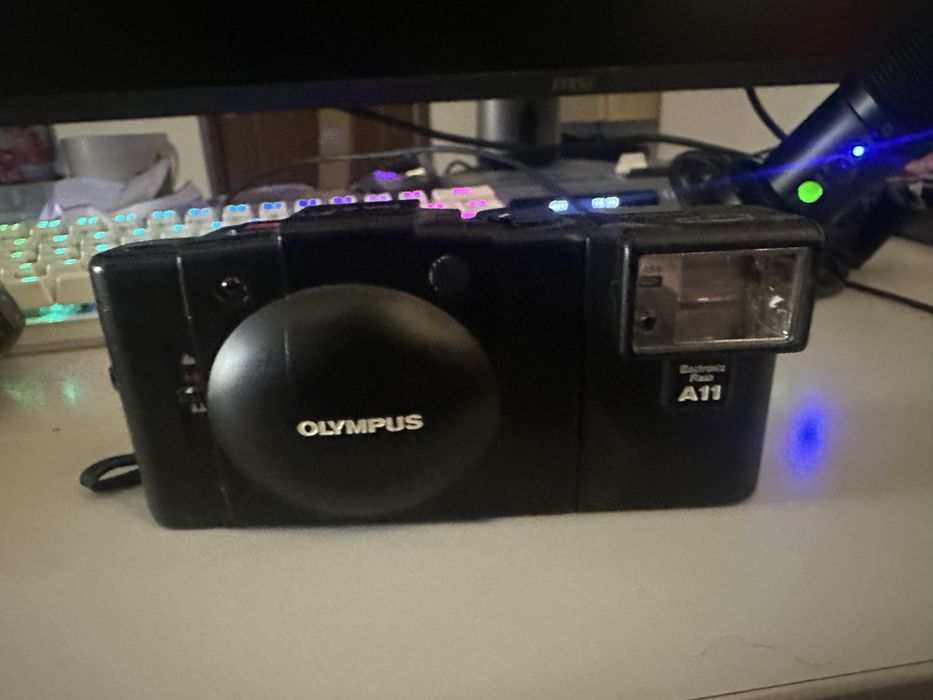 Olympus XA2 + Blitz Olympus