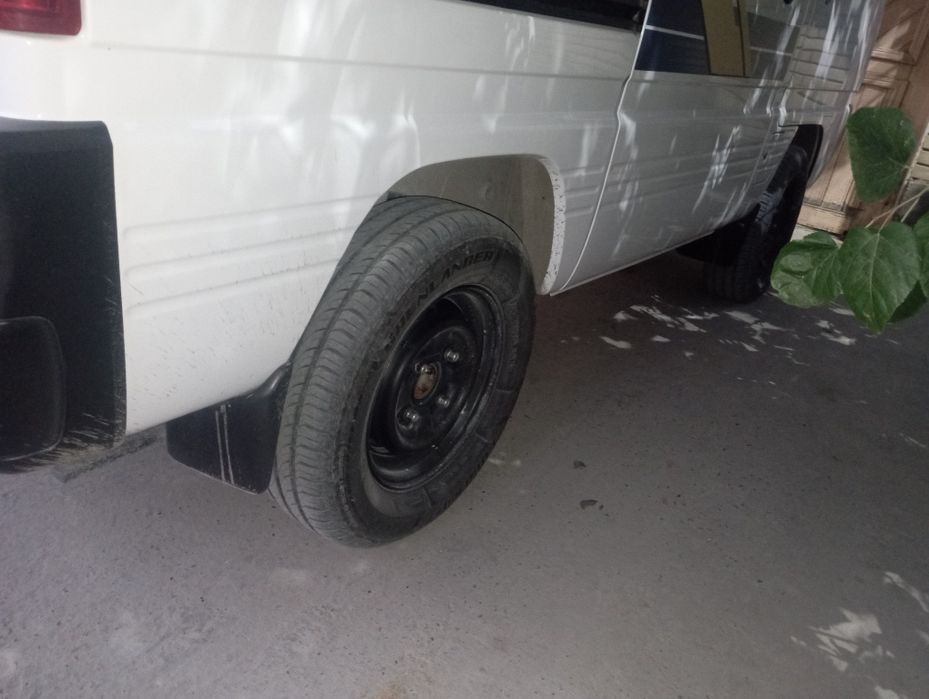 Дамас автомашинаси сотилади