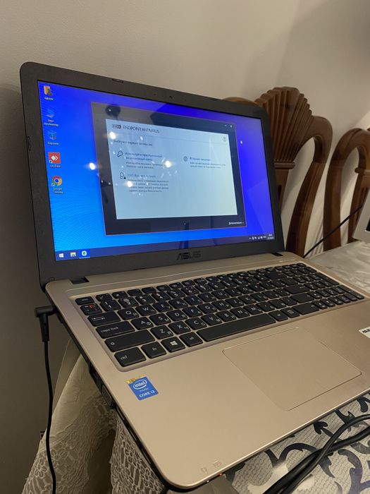 Ноутбук Asus 15,6/i3/6gb256ssd/