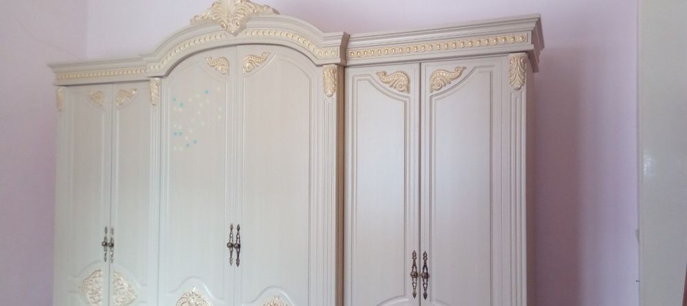 Shkaf sotiladi  narxini kelishamiz