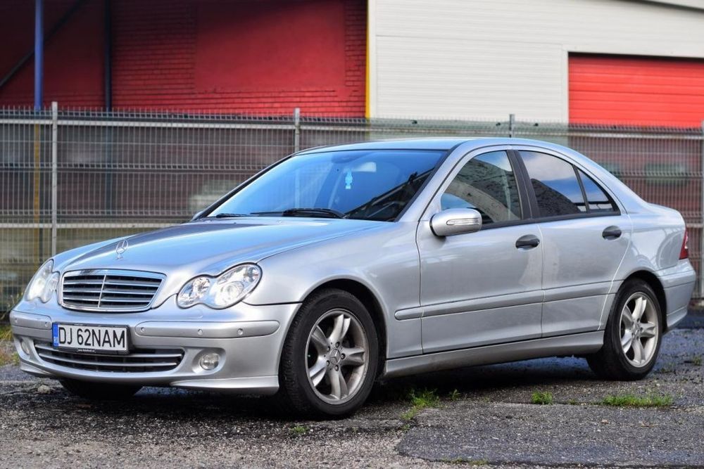 Mercedes Benz C220 CDI W203 Facelift 2005 150 cai C-class (C class MB)