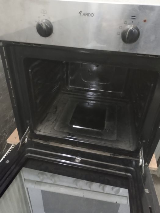 Духовой шкаф электрический.