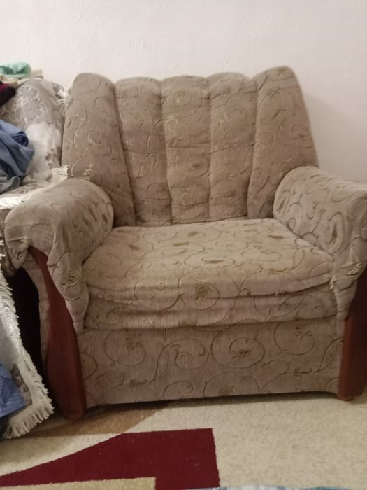 Кресло б/у 2шт...