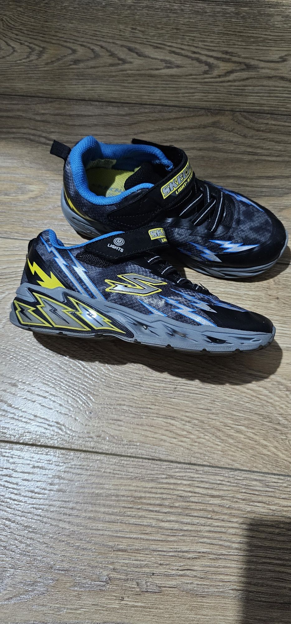 Adidasi Skechers copii