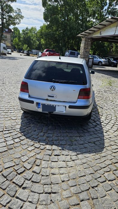 Колата в исправно състояние всичко работи ел сткла ел огледала  2300лв