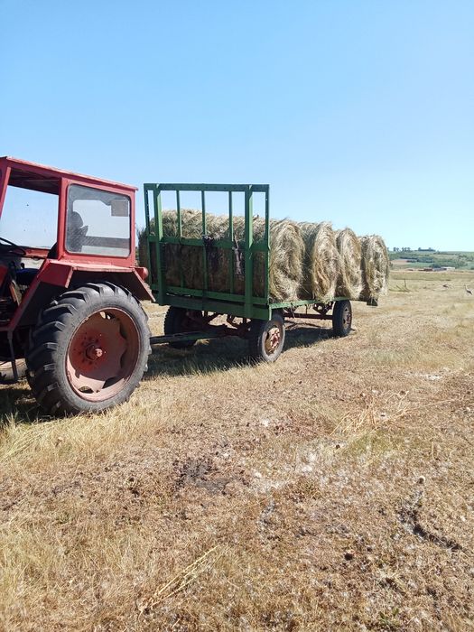 Tractor de vînzare...