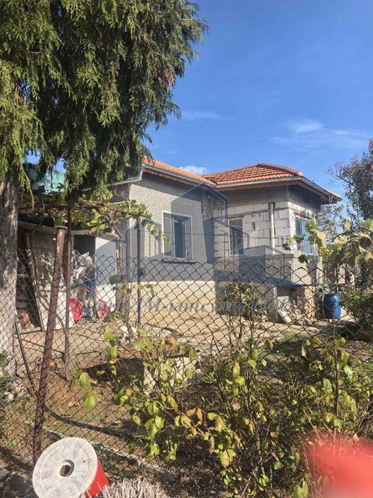 Къща в Шумен, област-с.Близнаци площ 65 цена 55000