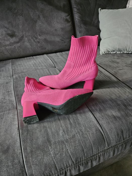 Дамски боти с еластичен ботуш