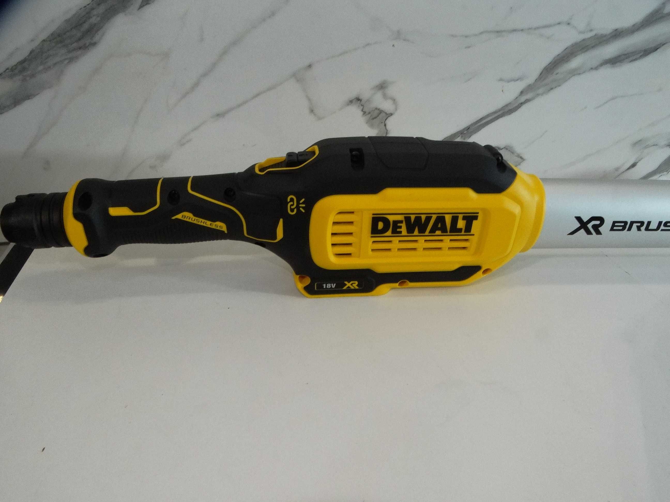 Dewalt DCE 800 + 2 x 6.0 Ah - Акумулаторен жираф за стени и тавани