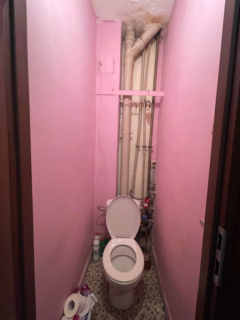 Продава се Двустаен апартамент в София, Света Троица - 69 кв.м за 1914 €/кв.м - Снимка #4