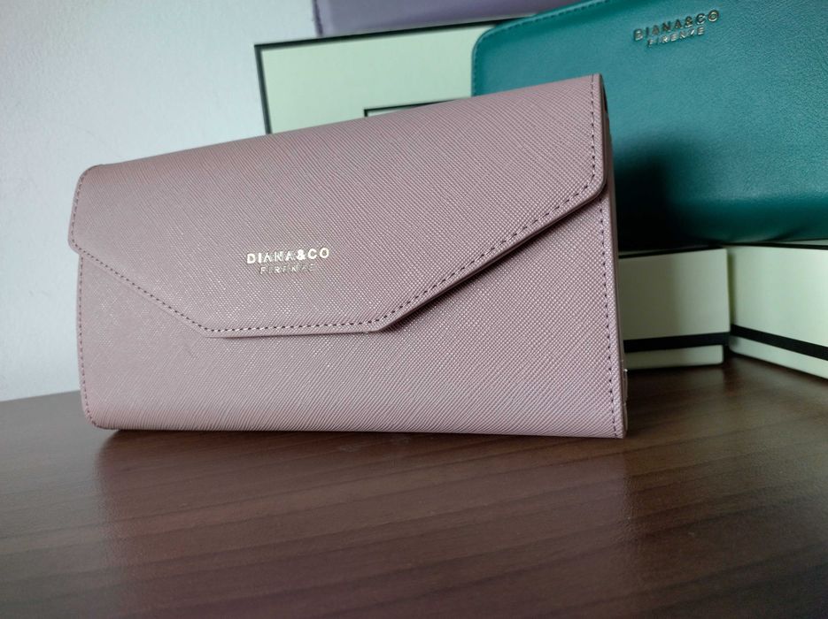 Дамско портмоне.