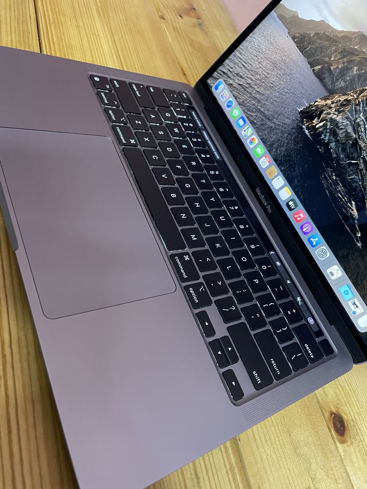 Ноутбук MacBook PRO M1/ 2020 / мак бук про м1 / в отличном состонянии