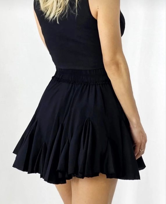 Fusta scurta cu volane -neagra-marimea M