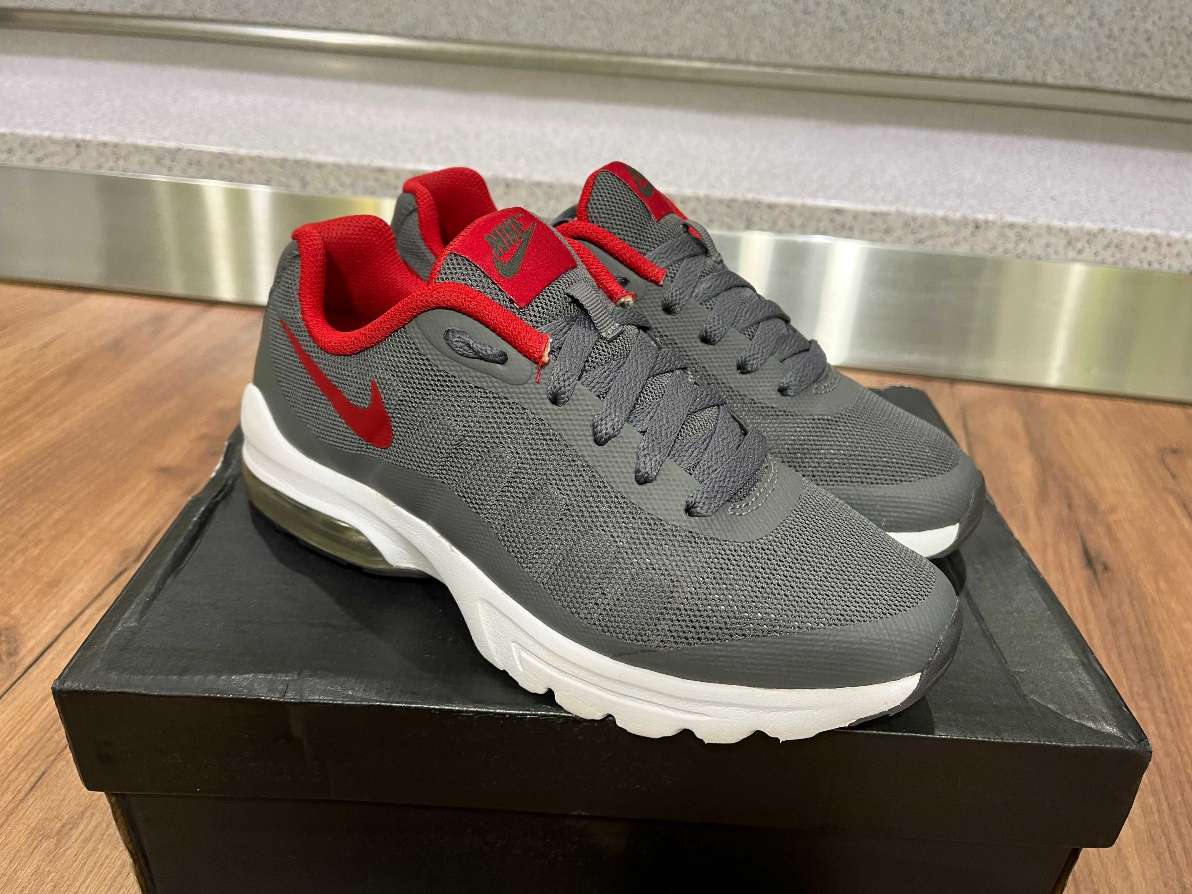 ОРИГИНАЛНИ *** Nike Air Max Invigor Wolf Grey/Total Red