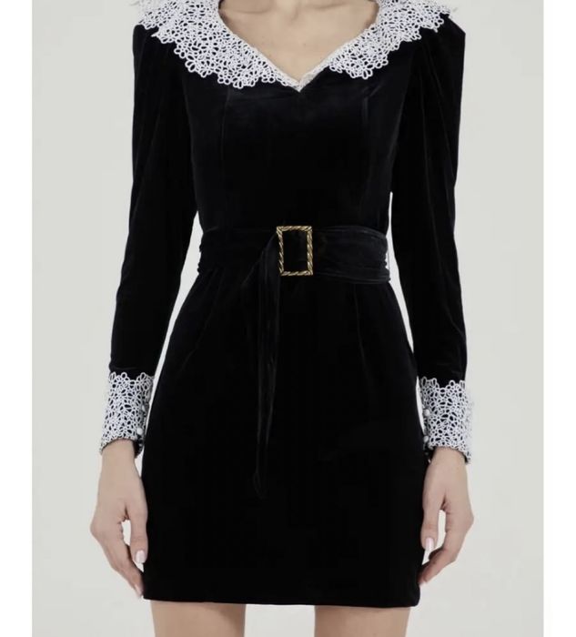 Женское бархатное платье