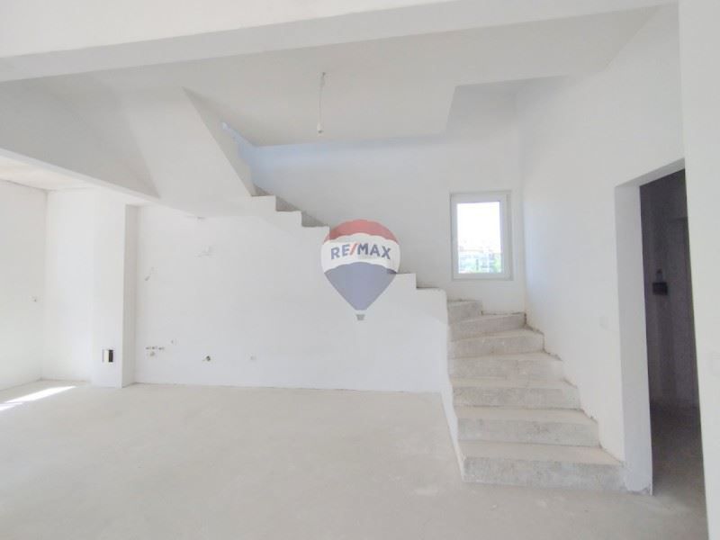 Продава се Къща в Варна, Виница - 278 кв.м за 1799 €/кв.м - Снимка #10
