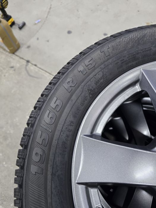 4 Броя 195/65/15 Semperit 2x8,6mm 2x7,6mm