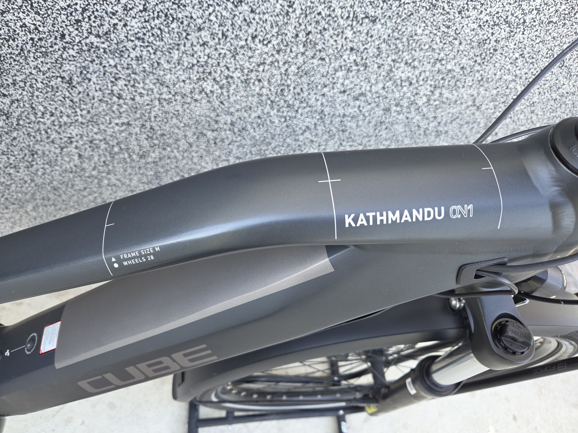 Електрически велосипед CUBE KATHMANDU 28" Bosch CX мотор ПЕРФЕКТЕН!